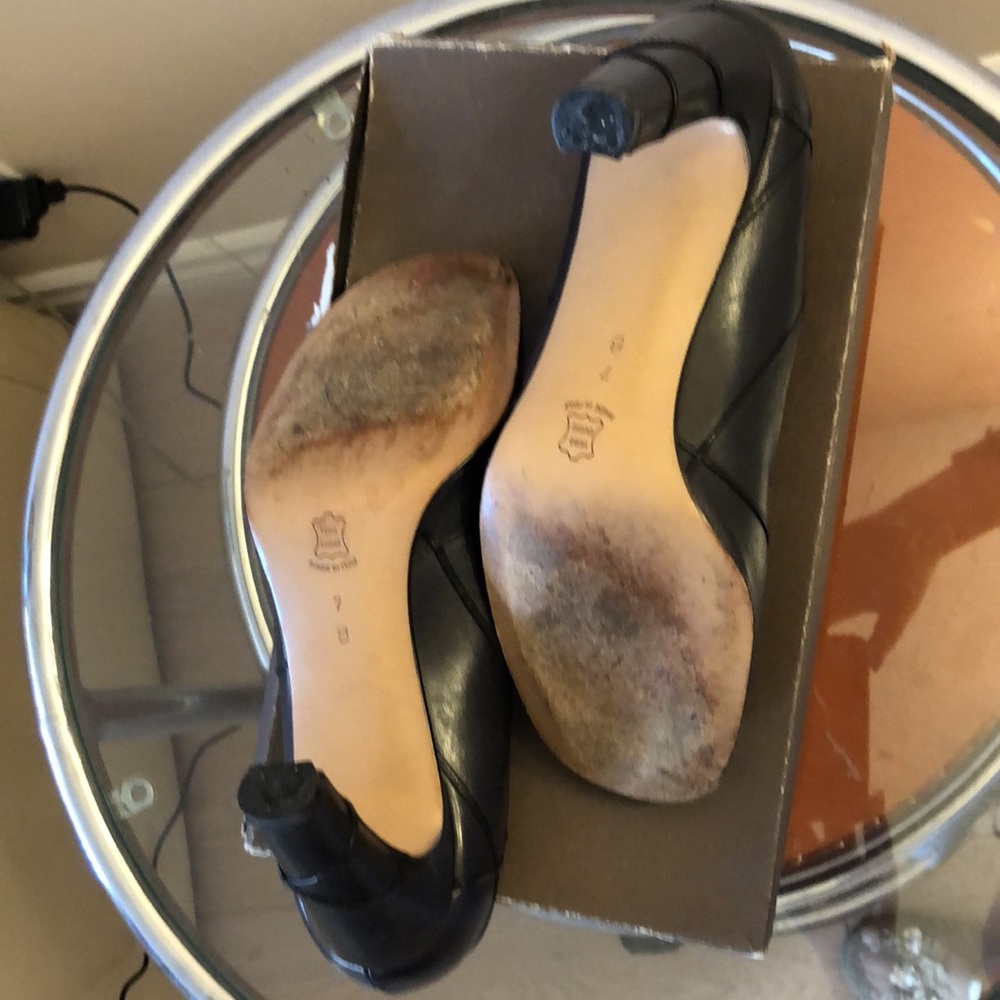 Shoes - Picture 5 of 6